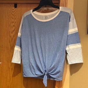 SO, juniors 3/4 inch sleeve crew neck shirt, blue and white, S